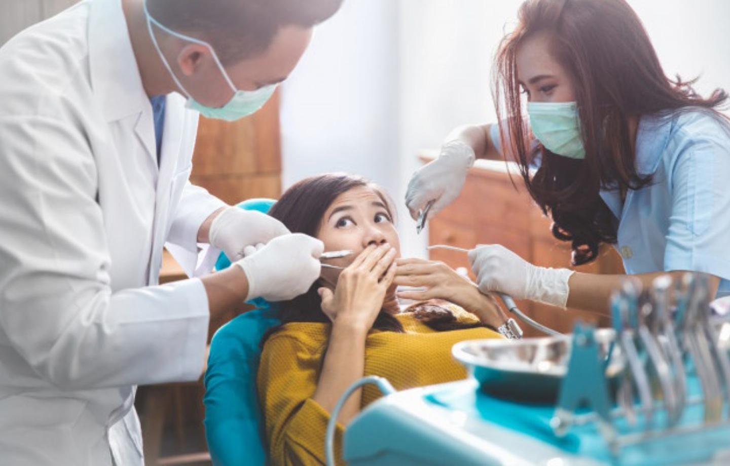 Perbedaan Tukang Gigi, Dokter Gigi, dan Klinik Gigi